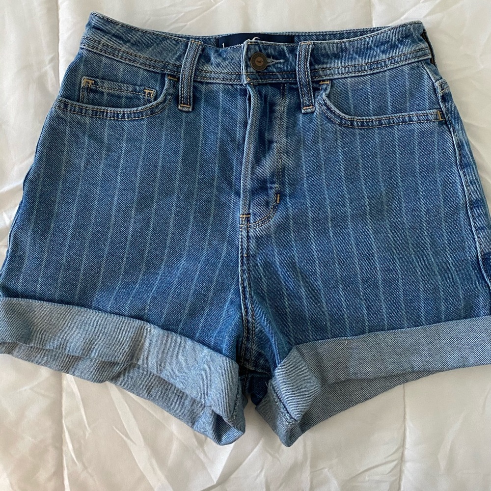 Hollister Ultra High Waist Mom Shorts